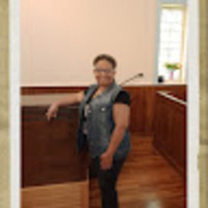 Meet your Posher, Angela